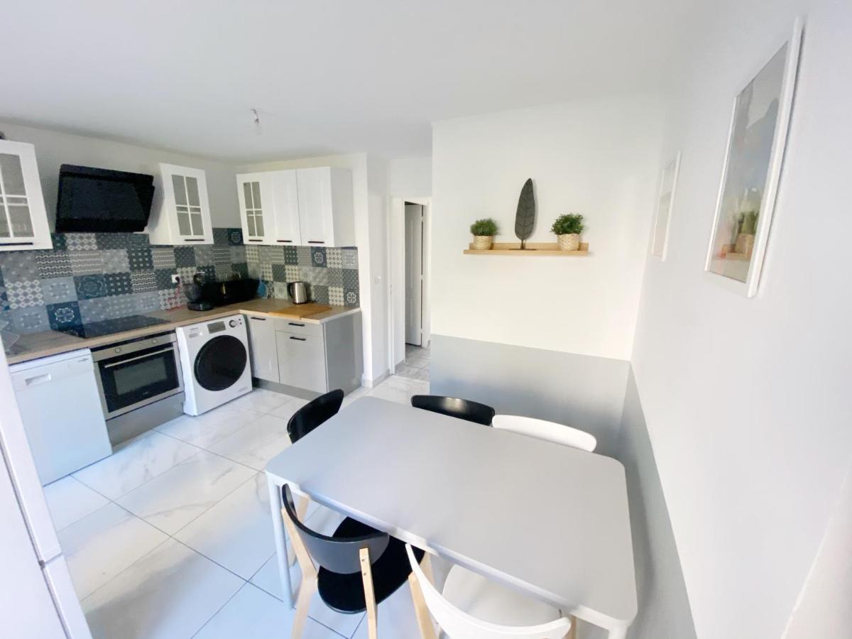 סן-אטיין 22 Chic & Cosy Grand Appart 92M2 Parking Gratuit Hypercentre Netflix מראה חיצוני תמונה